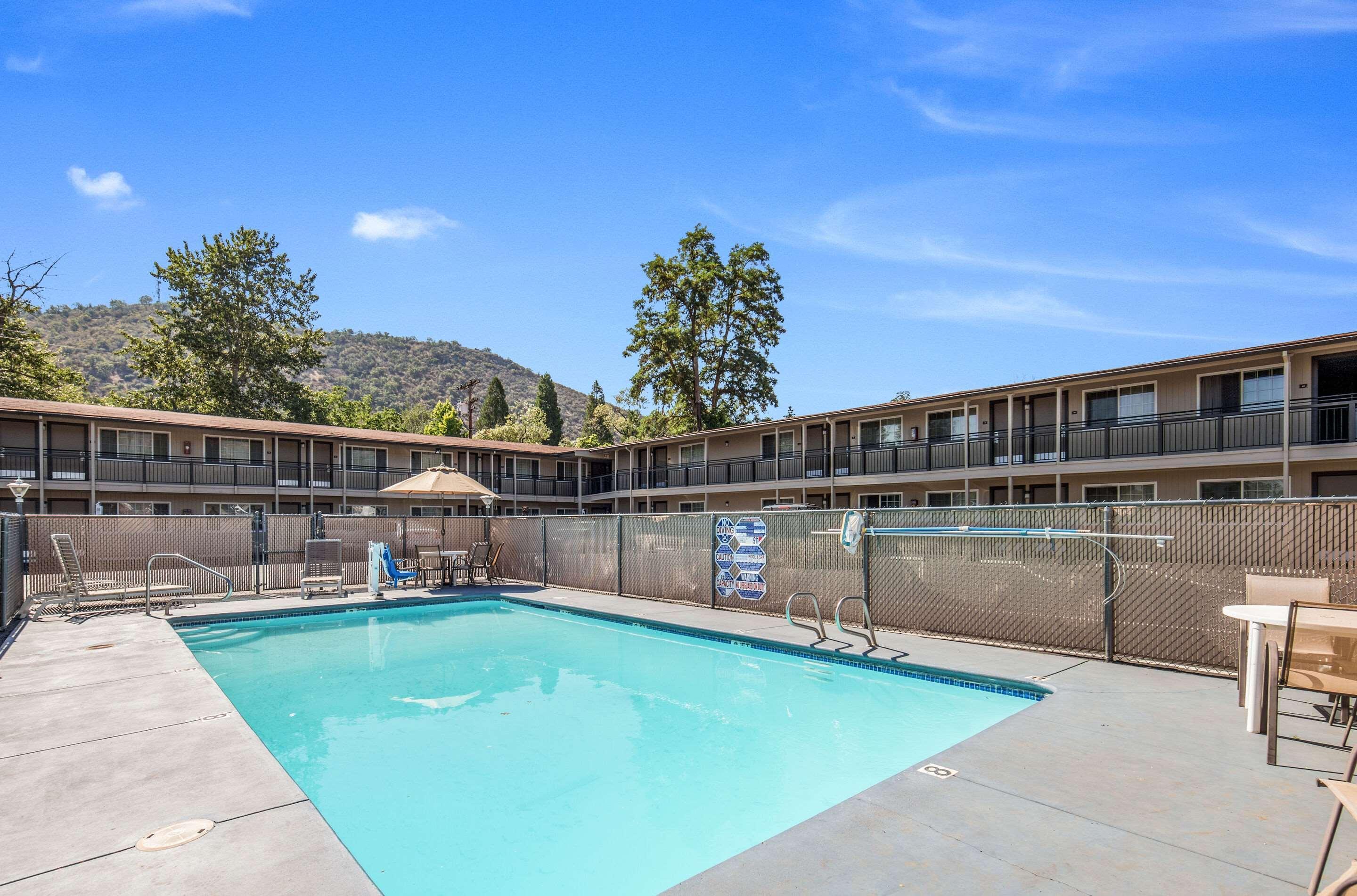 Econo Lodge Yreka Esterno foto